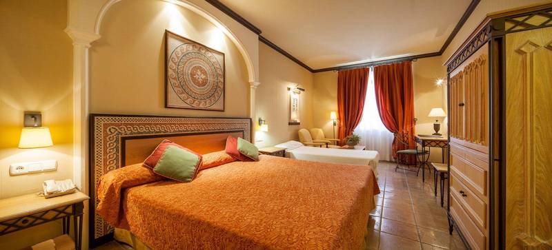  Hotel ILUNION Mérida Palace