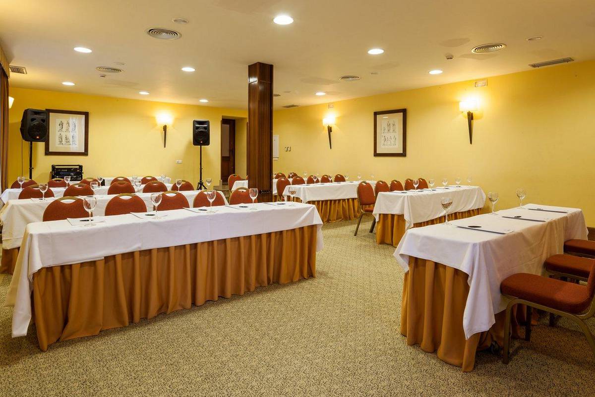 Sala de reuniones ilunion mérida palace Hotel ILUNION Mérida Palace